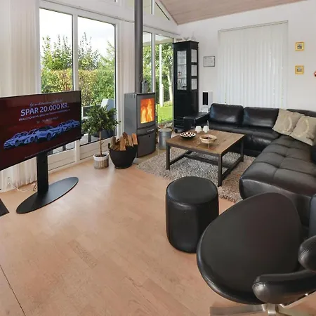 Three Bedroom Holiday In * Broager