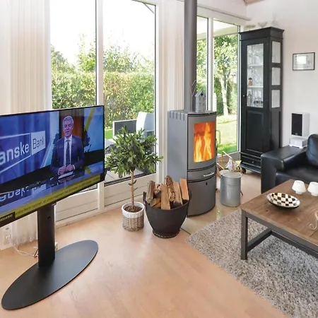 Three Bedroom Holiday In * Broager